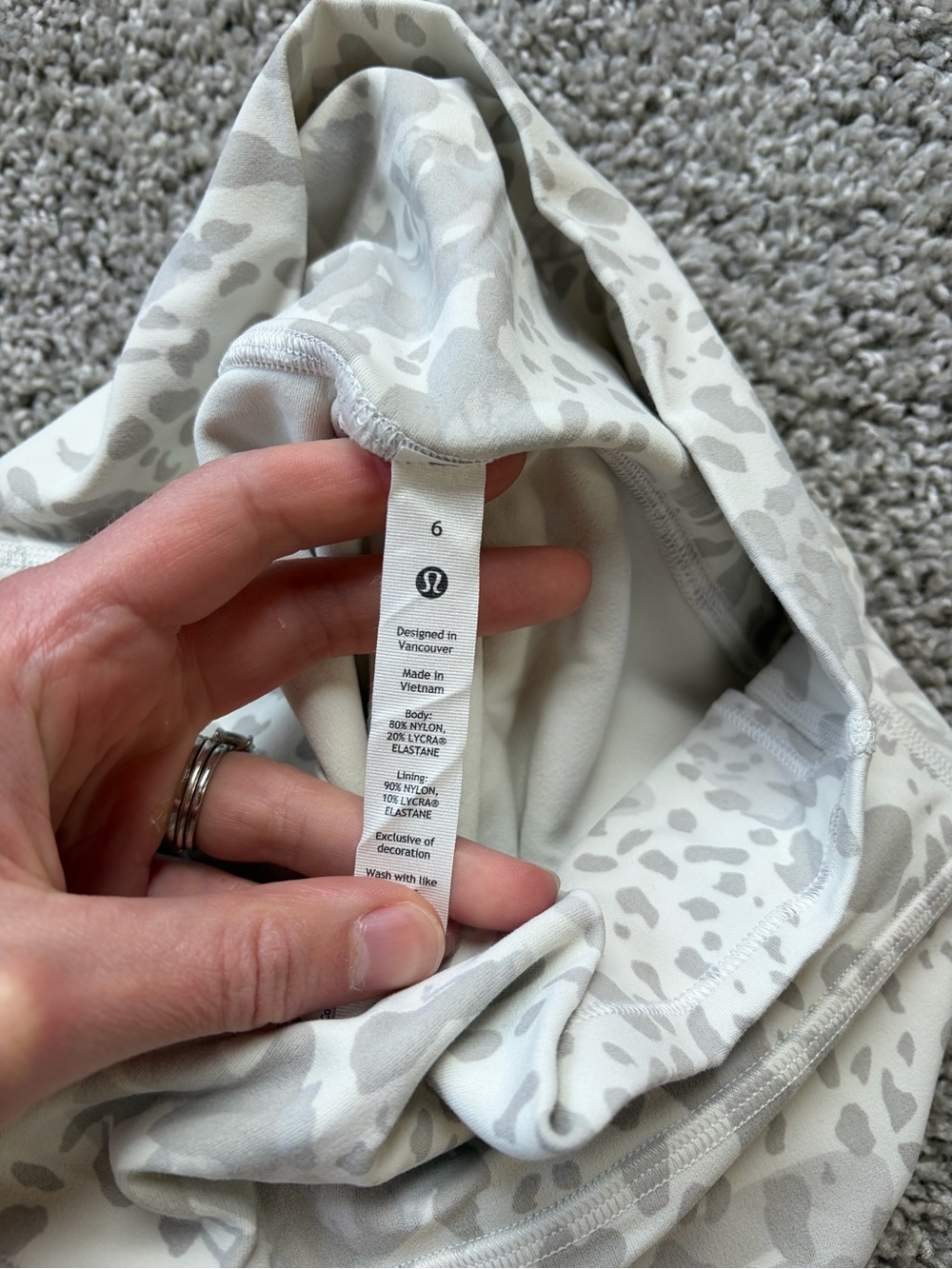 Lululemon Align High Rise Short 6” in Cheetah Camp Antique White Multi Size 6 - Picture 5 of 7